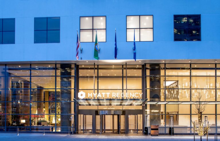 Hyatt-Regency-Seattle-Front-Entrance_web